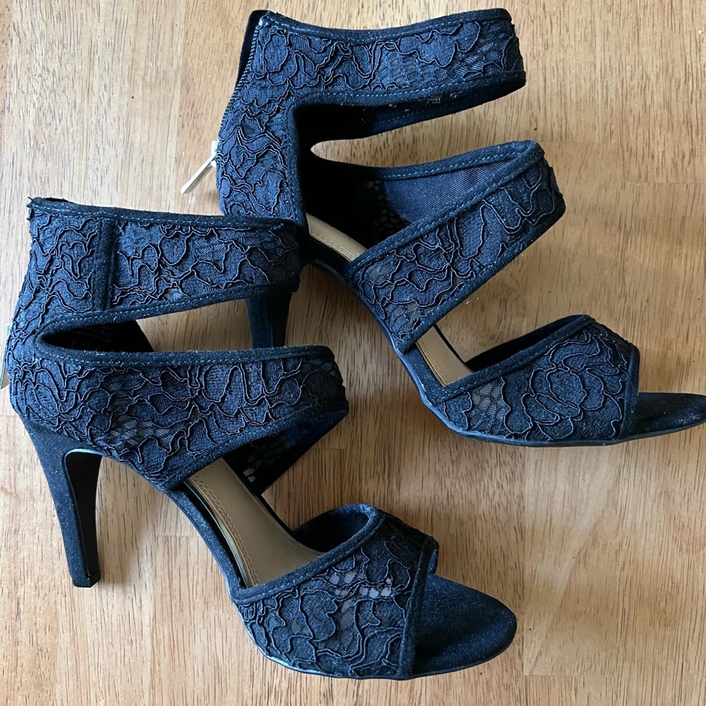 Kelly & Katie Amari Sandal ~ Size 8